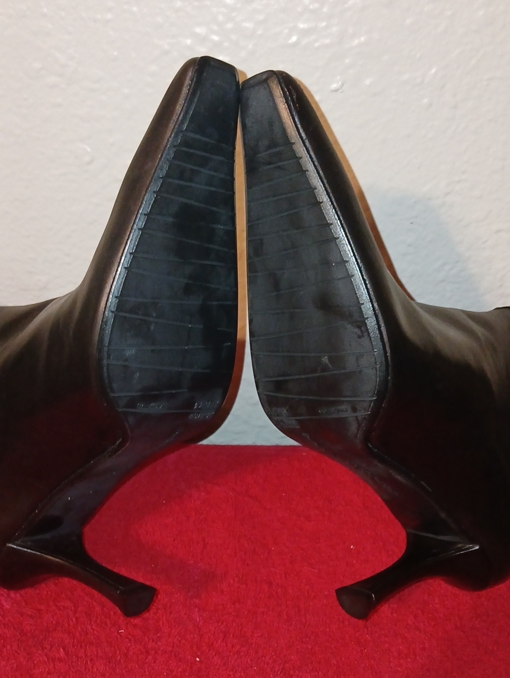 Stuart Weitzman Black Pointed Toe Leather Ankle Boots - Picture 7 of 14